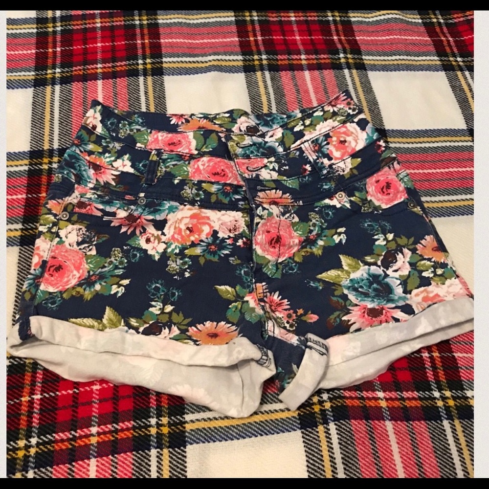 Floral Denim Roll-Cuff Women's Shorts - Navy Floral